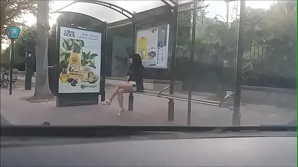 Vis bitch at a bus stop mine klip