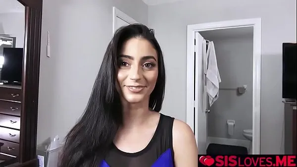 Jasmine Vega asked for stepbros help but she need to be naked Saját klipek megjelenítése