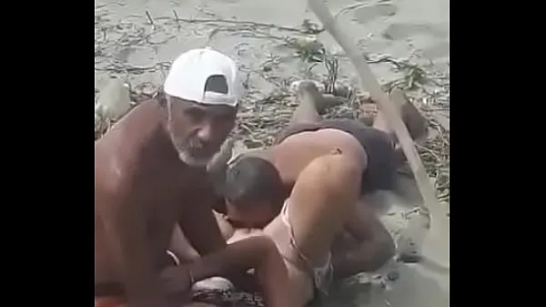 Show Caught on the beach my Clips