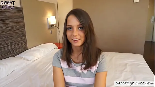 Zobrazit Teen Babe First Anal Adventure Goes Really Rough moje klipy