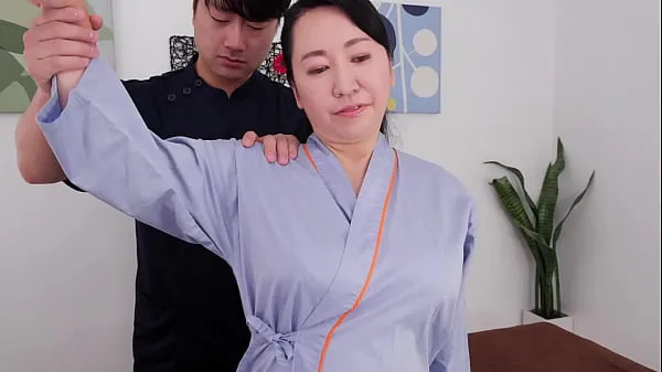 A Big Boobs Chiropractic Clinic That Makes Aunts Go Crazy With Her Exquisite Breast Massage Yuko Ashikawa私のクリップを表示