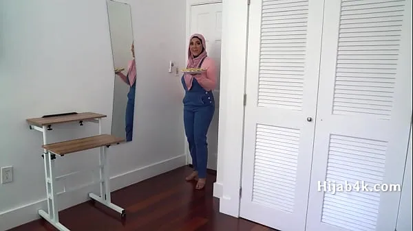 Corrupting My Chubby Hijab Wearing StepNiece내 클립 표시